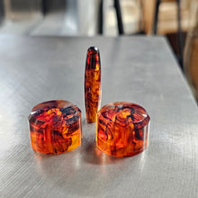 Load image into Gallery viewer, Tortoiseshell Fat Knob &amp; tremolo tip.