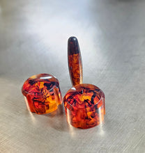 Load image into Gallery viewer, Tortoiseshell Fat Knob &amp; tremolo tip.